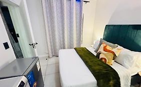 Nelly'S Green Creek Luxury Apartment